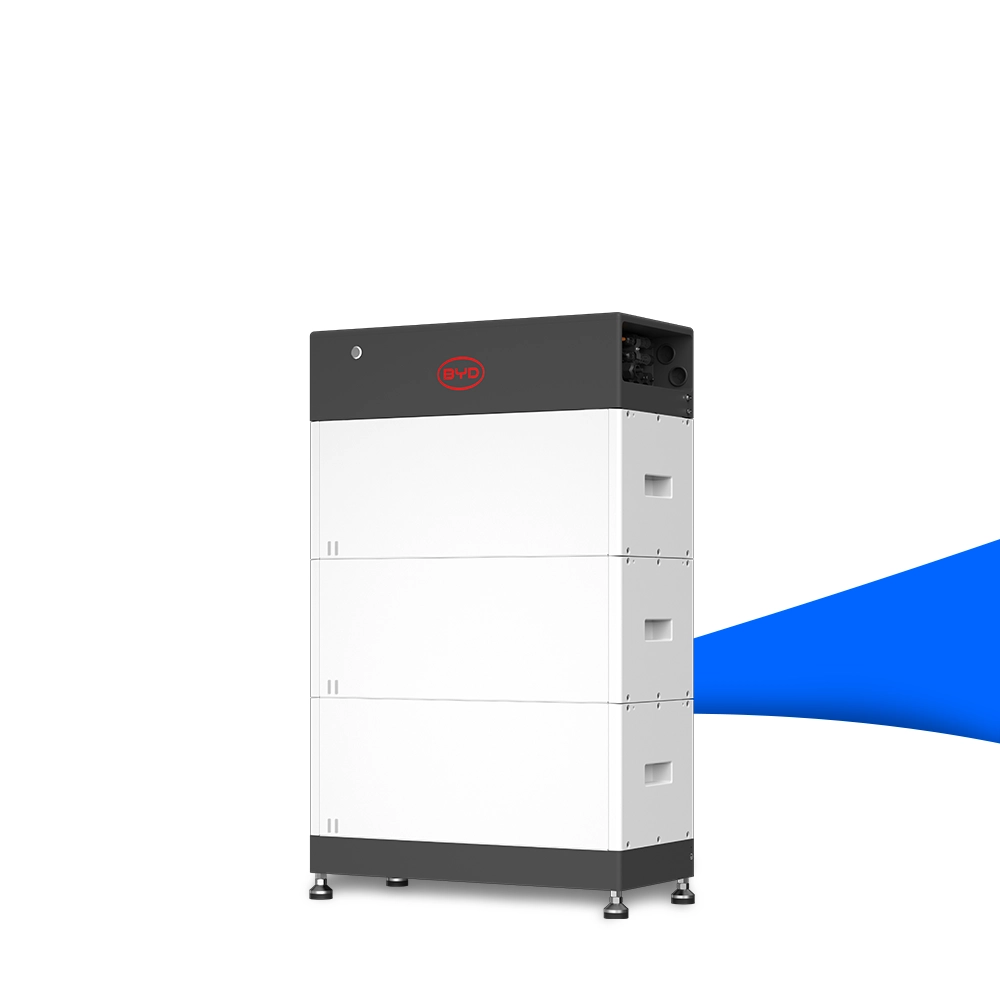 BYD HVM+ 8.3 Battery-Box – modularer Hochvolt-Stromspeicher in weiß-grauem Gehäuse mit rotem BYD-Logo, ideal für Photovoltaikanlagen im privaten und gewerblichen Bereich. Erhältlich bei sh24.