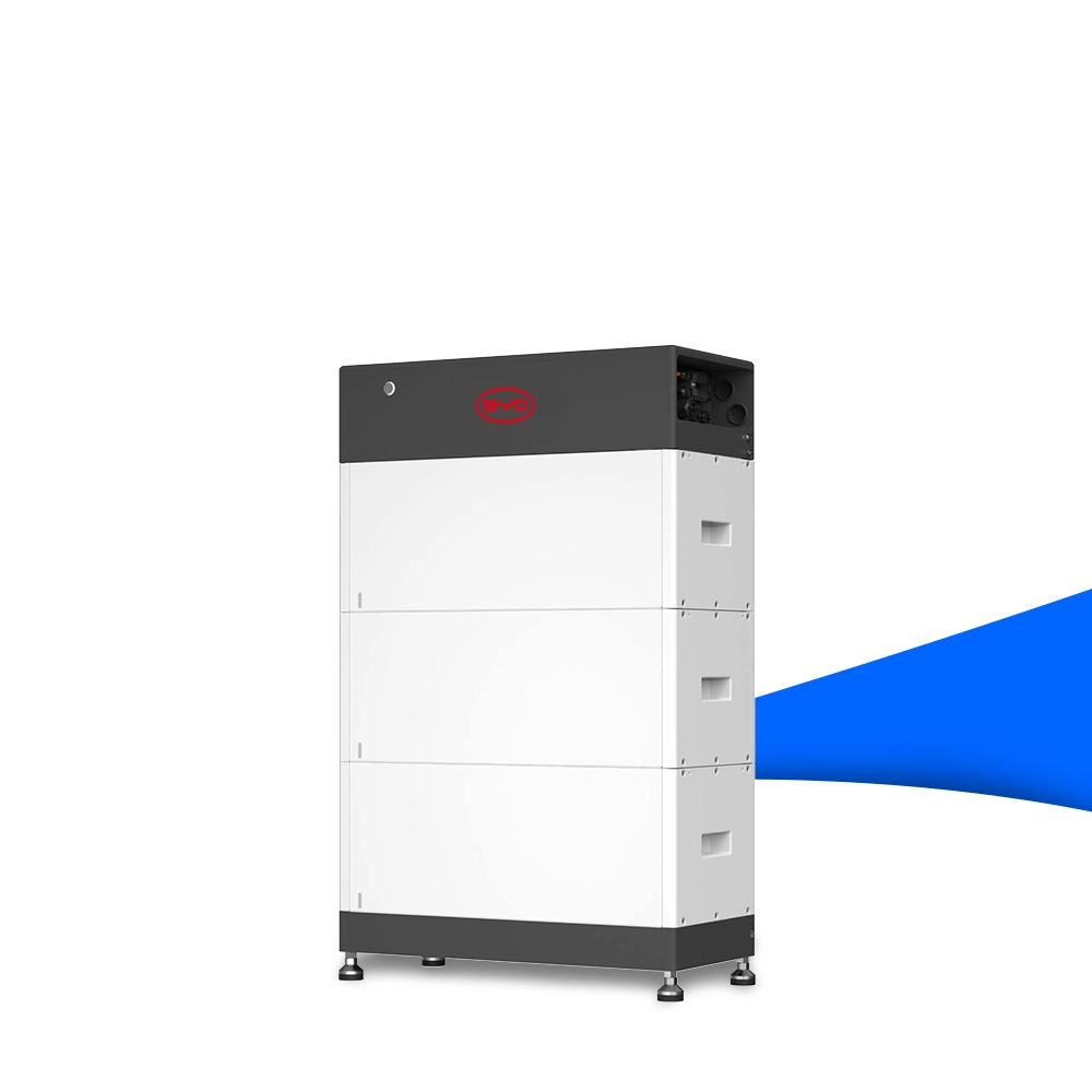 BYD HVS+ 7.7 Battery-Box – modularer Hochvolt-Stromspeicher in weiß-grauem Gehäuse mit rotem BYD-Logo, ideal für Photovoltaikanlagen. Erhältlich bei sh24.